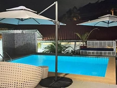 Phuket Elephant Sports Bar And Accommodation מראה חיצוני תמונה