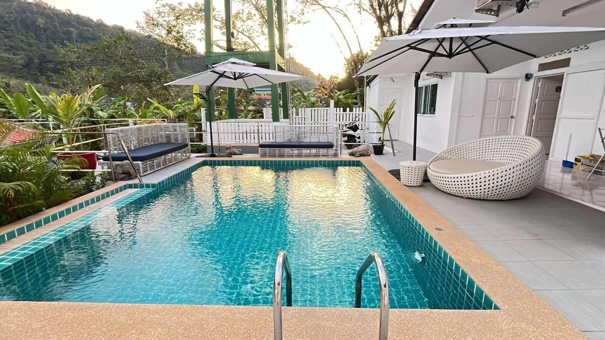 Phuket Elephant Sports Bar And Accommodation מראה חיצוני תמונה