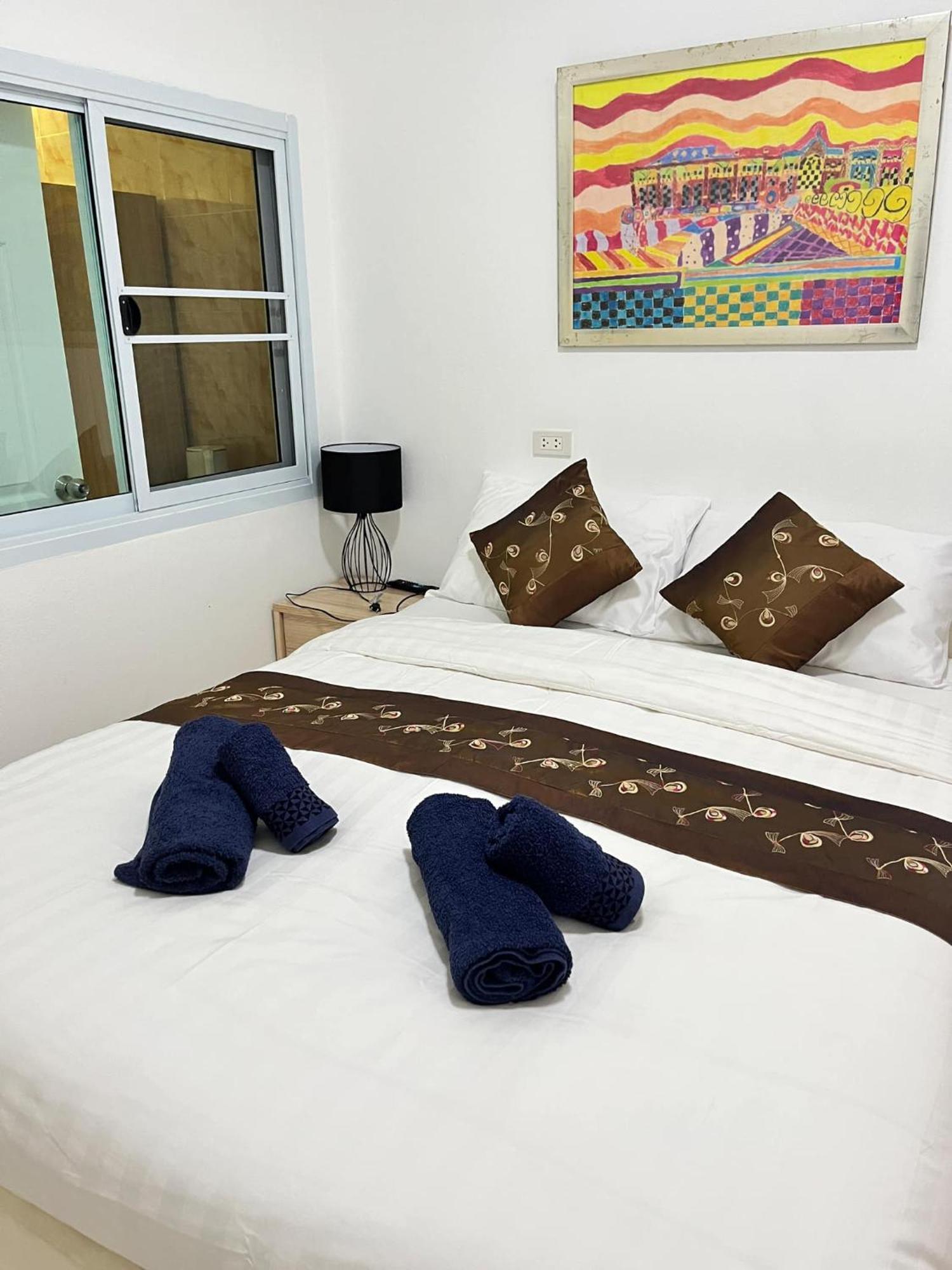 Phuket Elephant Sports Bar And Accommodation מראה חיצוני תמונה