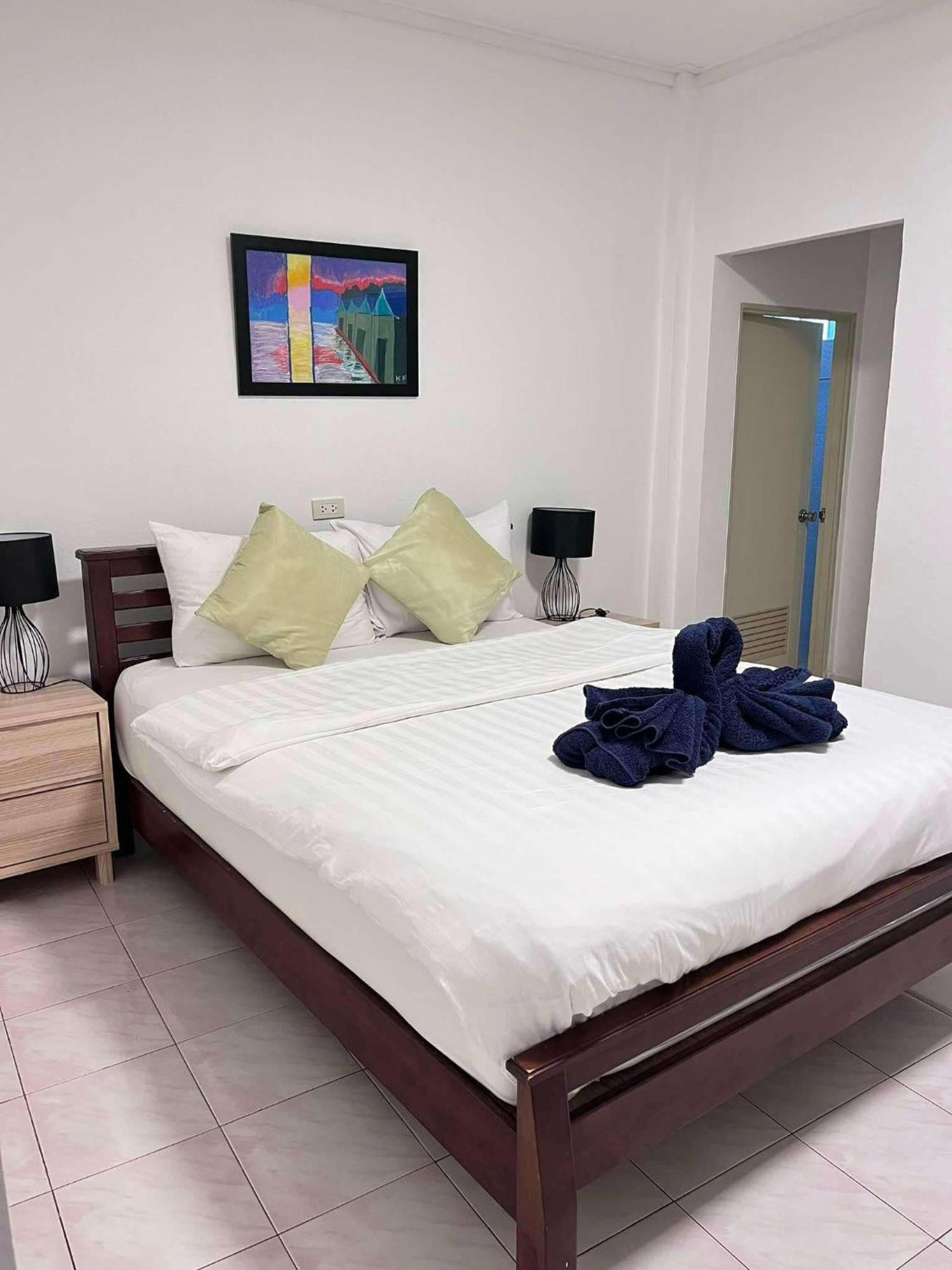 Phuket Elephant Sports Bar And Accommodation מראה חיצוני תמונה