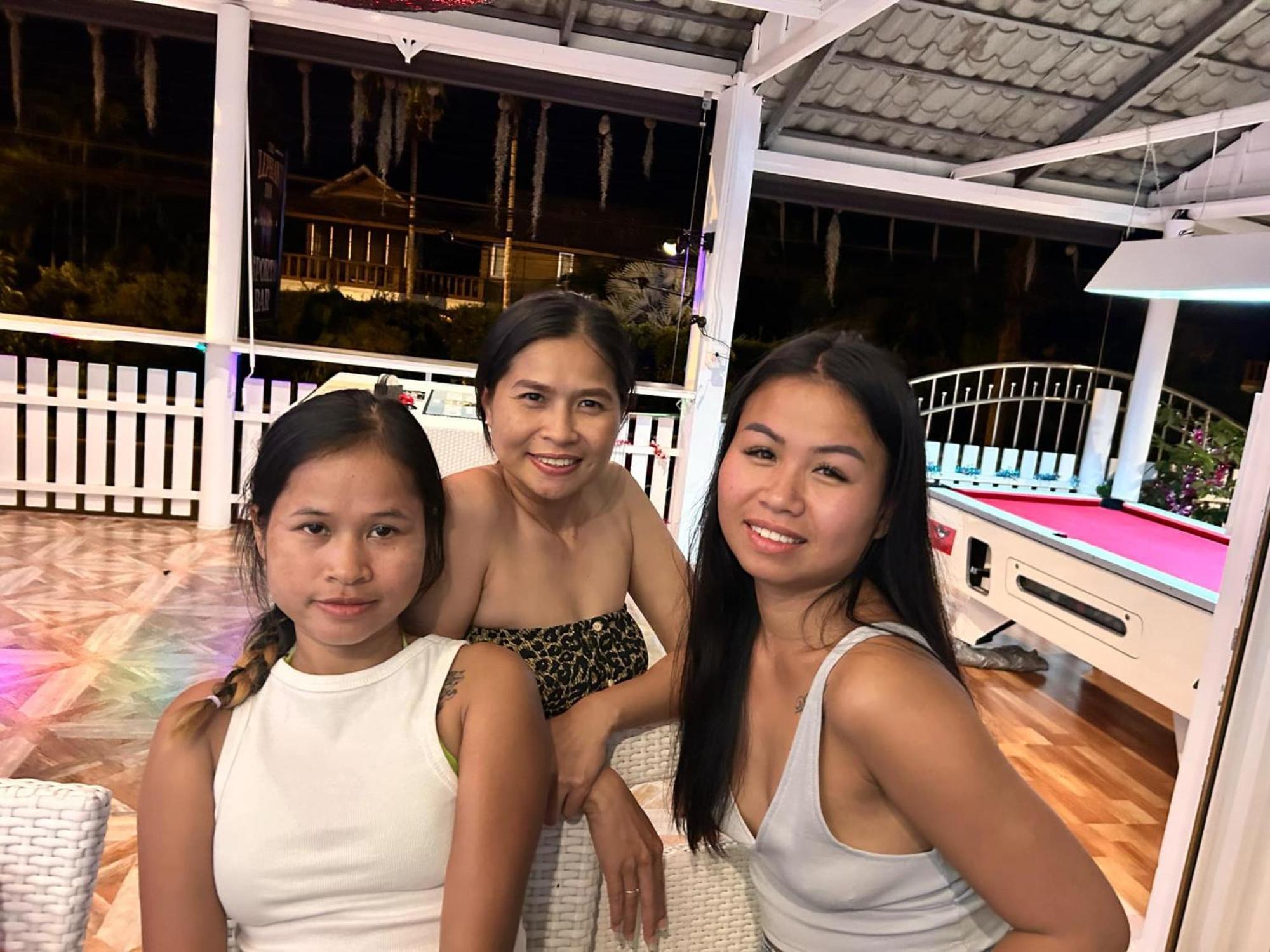 Phuket Elephant Sports Bar And Accommodation מראה חיצוני תמונה